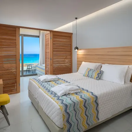 Avra Hotell 4*
