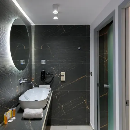 Hotel Avra