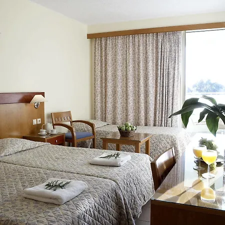 Avra Otel 4*